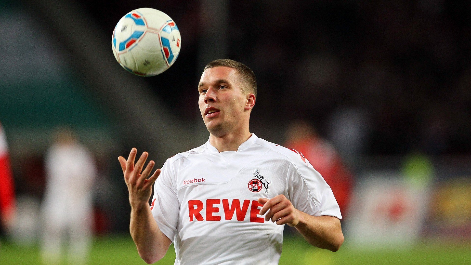 中国足球代表团访问欧洲，学习先进经验，中国足球访谈